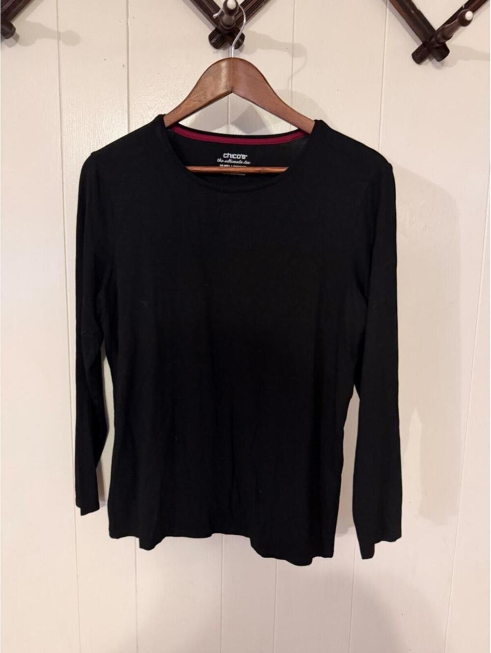 Chico's Black Long Sleeve Crewneck Tee